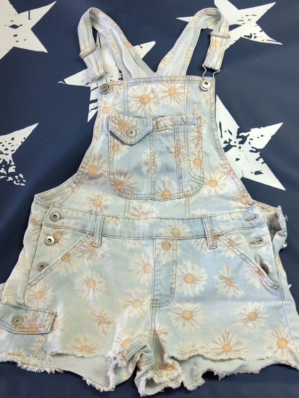No Boundaries Light Wash Daisy Denim Short Overalls